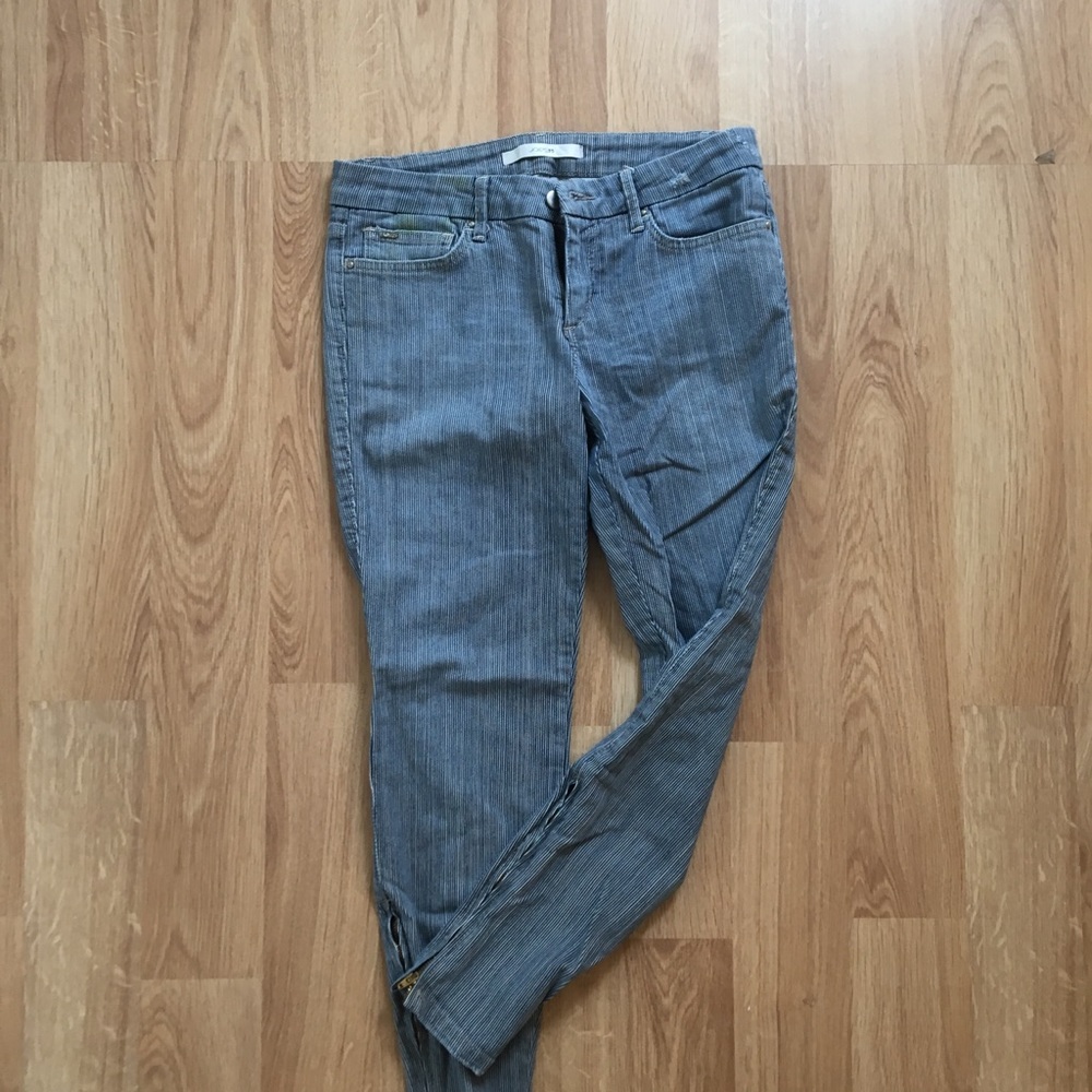 Pin striped ankle jeans